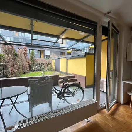 Apartment Oasis Atrium With Free Parking